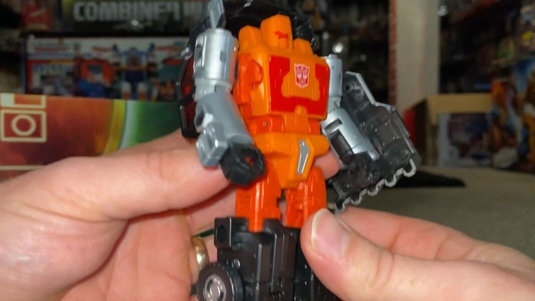 Transformers Golden Disk Puffer & Road Ranger In Hand Image  (22 of 53)